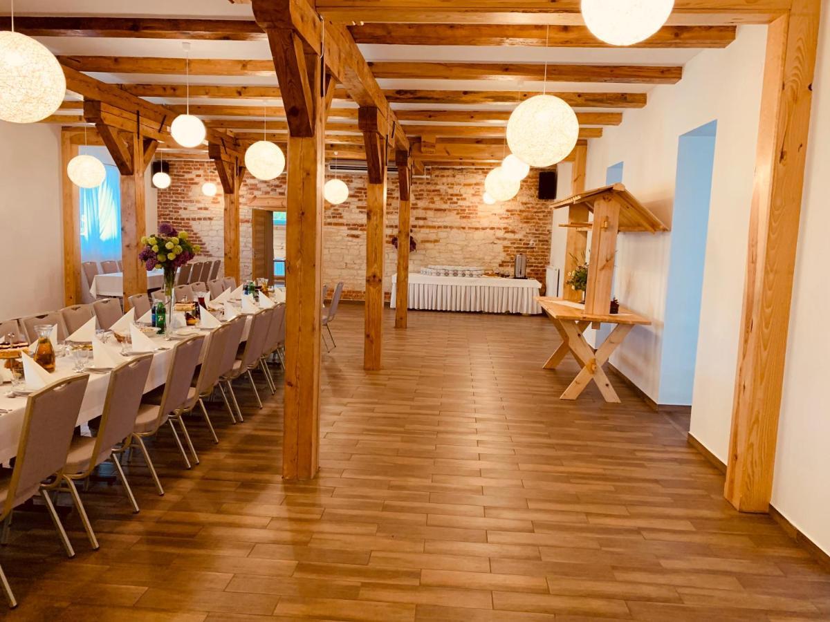 Villa Arka Agroturyska à Kosin Extérieur photo